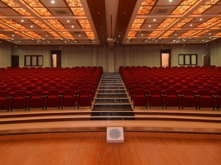 gedung-damar-768x576 Perguruan Tinggi Universitas Swasta Terbaik di Bandung Indonesia, Tel-U telah terakreditasi Unggul, dan program studinya sudah terakreditasi Unggul atau A.