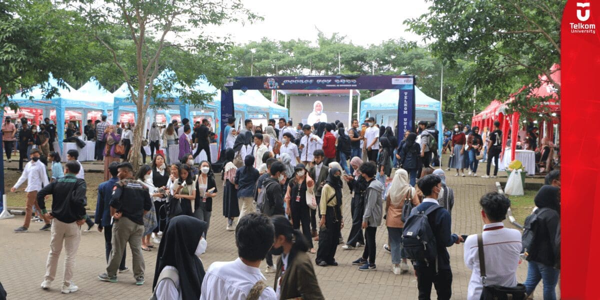 Kelompok Wirausaha Mahasiswa Tel-U Meriahkan Market Days 2022