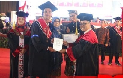 Menjadi Mahasiswa Berprestasi