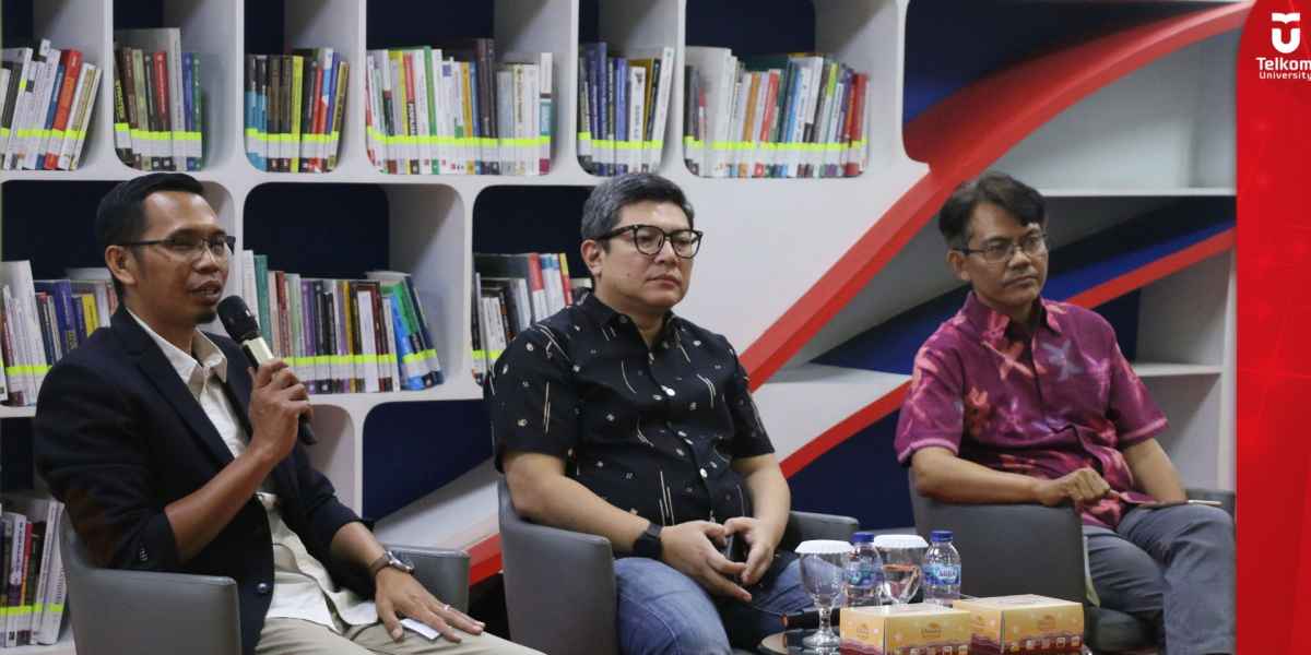 Bedah Buku 'Medianomics Ekonomi Politik Media di Era Digital' Sukses Digelar di Telkom University