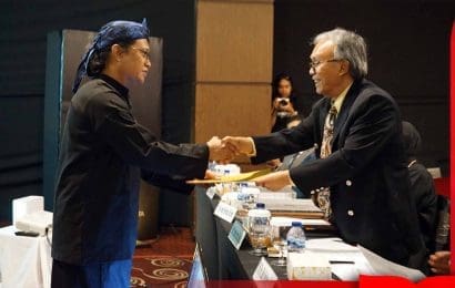 Dosen FIK Raih Gelar Doktor