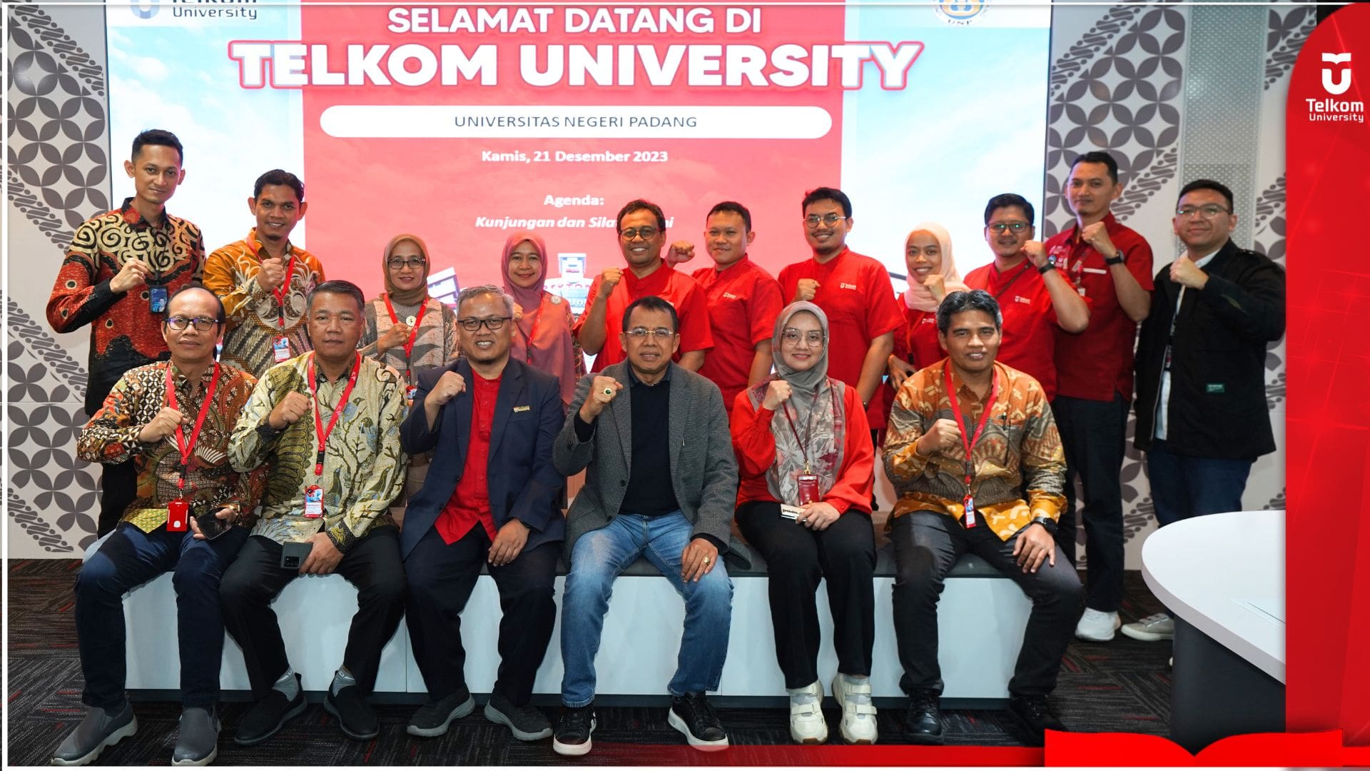 Universitas Negeri Padang (UNP) Dan Telkom University (Tel-U ...