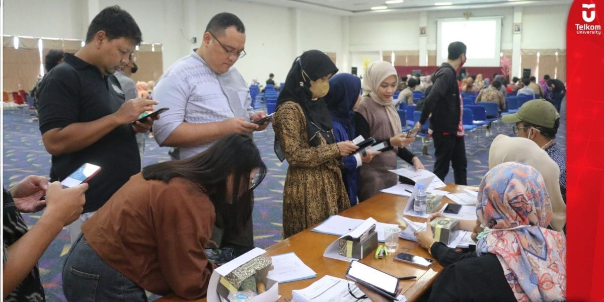 Tel U Peringati Hari AIDS Sedunia