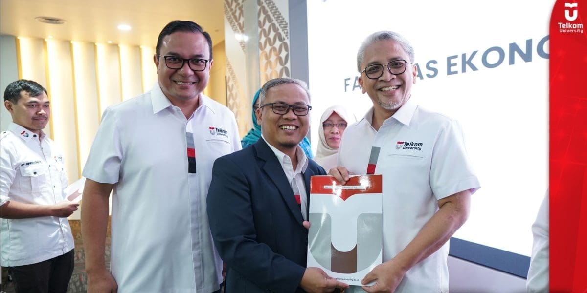 Telkom University (Tel U) Serahkan Surat Keputusan Pengangkatan Jabatan Lektor Kepala kepada 23 Dosen 