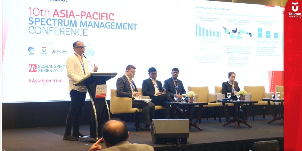 Diskusi Strategi Menghadapi Kesenjangan Digital Pada Kegiatan APSMC 2024