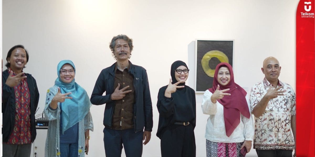 Dua Dosen FIK Telkom University Gelar Pameran Dwitunggal Mengangkat Budaya dan Spiritualitas 