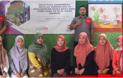 Pelatihan Rebranding oleh Dosen Telkom University untuk TK Insan Mandiri Garut