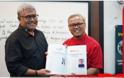 Direktur Network & IT Solution Telkom Herlan Wijanarko Apresiasi Laboratorium Multinasional TIP di Telkom University