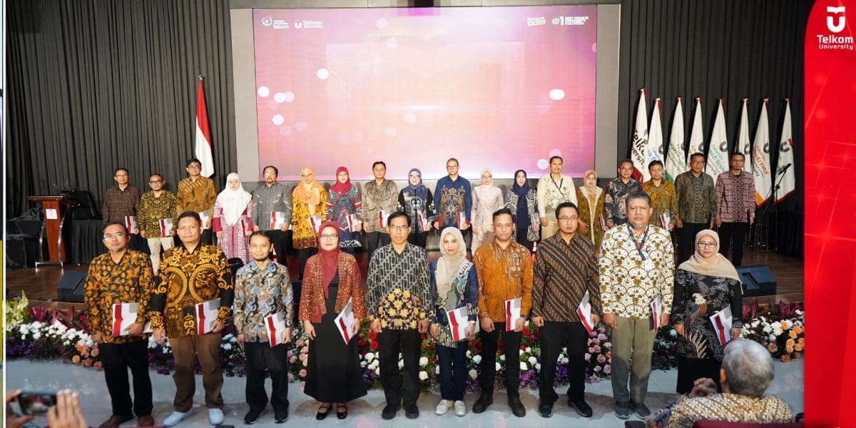 Telkom University Lantik Dekan dan Pimpinan Unit Pengelola Program Studi Universitas Telkom Periode 2025 2030