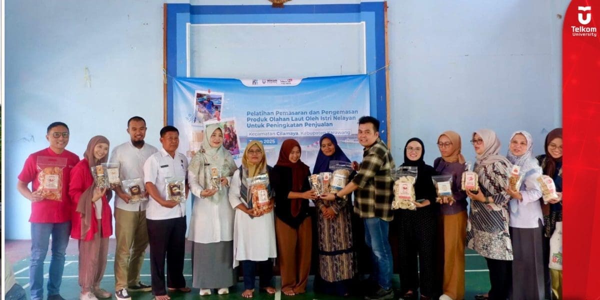 Telkom Indonesia dan Telkom University Gelar Pelatihan Pengemasan Produk Olahan Laut untuk Istri Nelayan