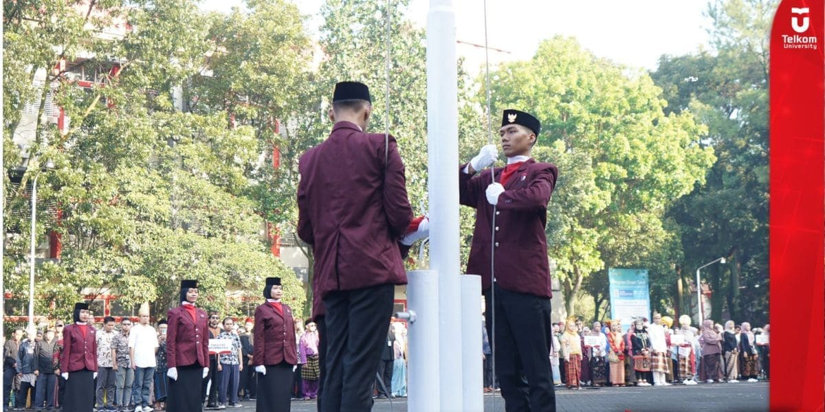 Telkom University Gelar Upacara Peringatan Hardiknas 2025 Mantapkan Langkah Cerdaskan Bangsa