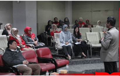 Peningkatan Kualitas Komunikasi, FRI Gelar Pelatihan Speaking Techniques untuk Dosen dan TPA