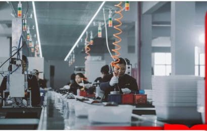 Optimalisasi Penjadwalan Produksi dan Inspeksi dalam Sistem Flowshop Elektronik Multi-Tahap